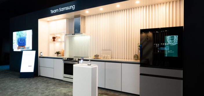 Una exhibición demuestra cómo la conectividad continua habilita a los dispositivos Samsung a unirse para la simplificación de la administración del hogar.