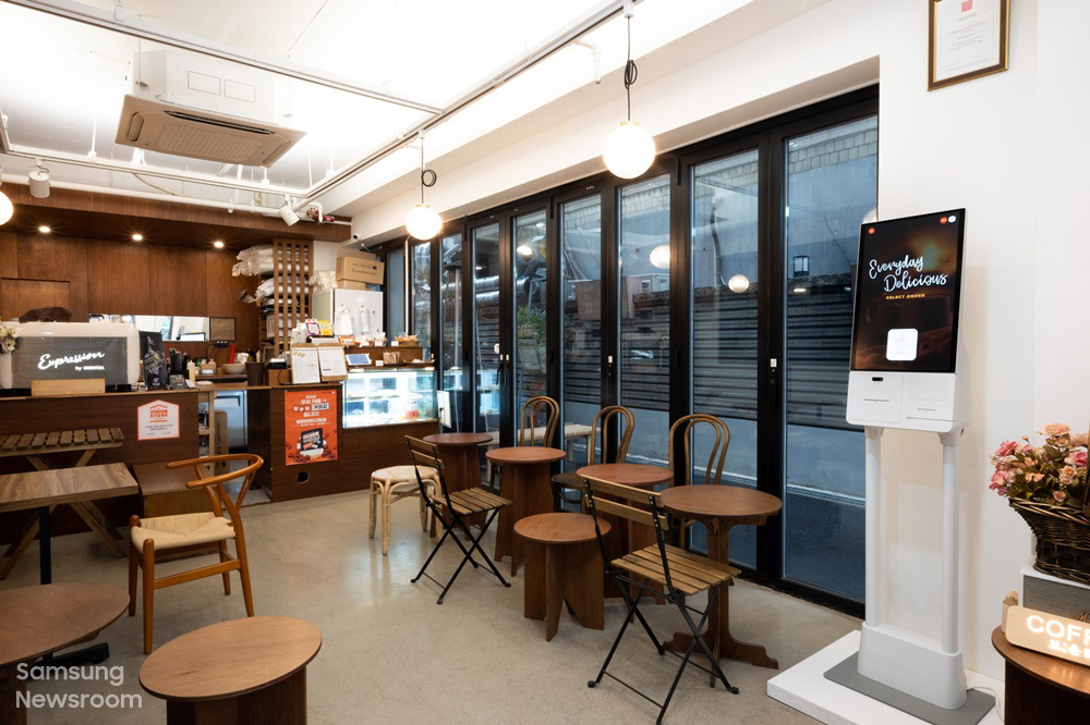서울 영등포구 양평동에 위치한 ‘카페 보은하다에 설치된 삼성 키오스크
