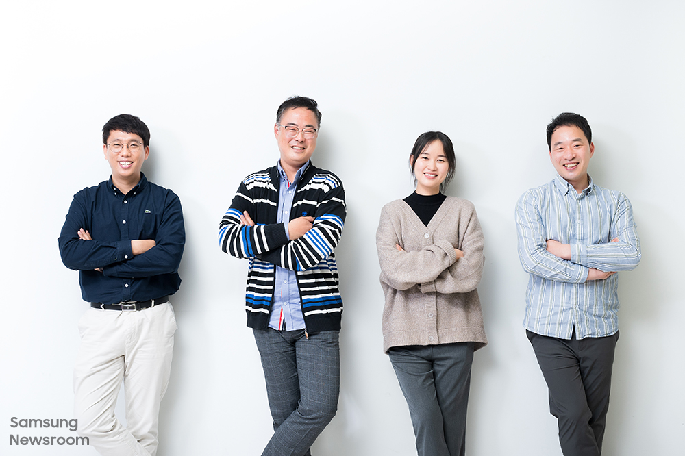 삼성전자 비스포크 정수기의 상품기획과 개발을 맡은 (왼쪽부터)김성모 프로, 이종호, 박정하, 이정근 엔지니어